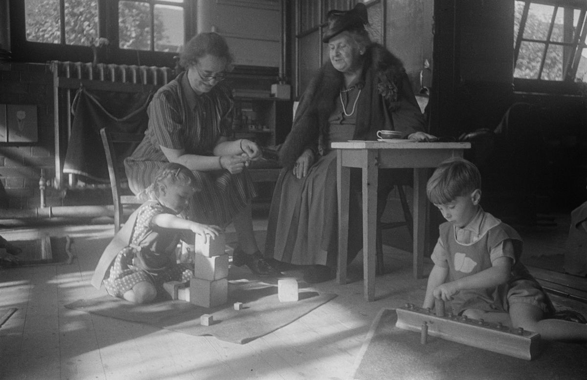 L’EDUCATORE TRA SCUOLA E PEDAGOGIA UN RUOLO CARDINE PER L’EDUCAZIONE CONTEMPORANEA